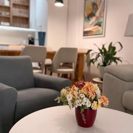 Stylish 1br With Free Parking Near Center - Karposh Διαμέρισμα *