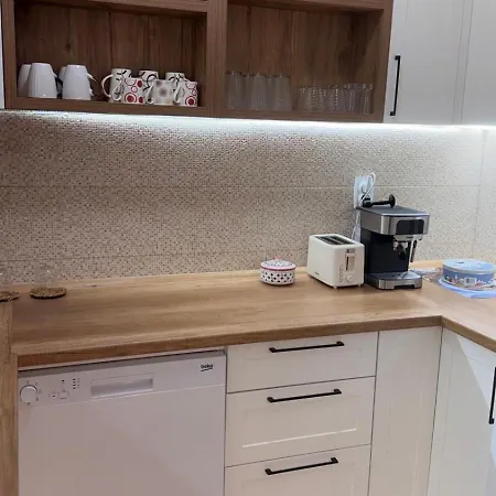 Stylish 1br With Free Parking Near Center - Karposh Διαμέρισμα