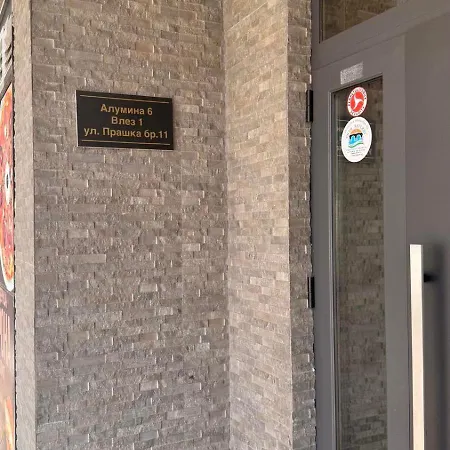 Stylish 1br With Free Parking Near Center - Karposh Διαμέρισμα *